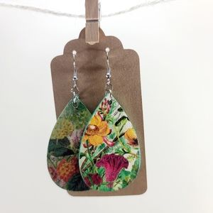 Women's dangle earrings